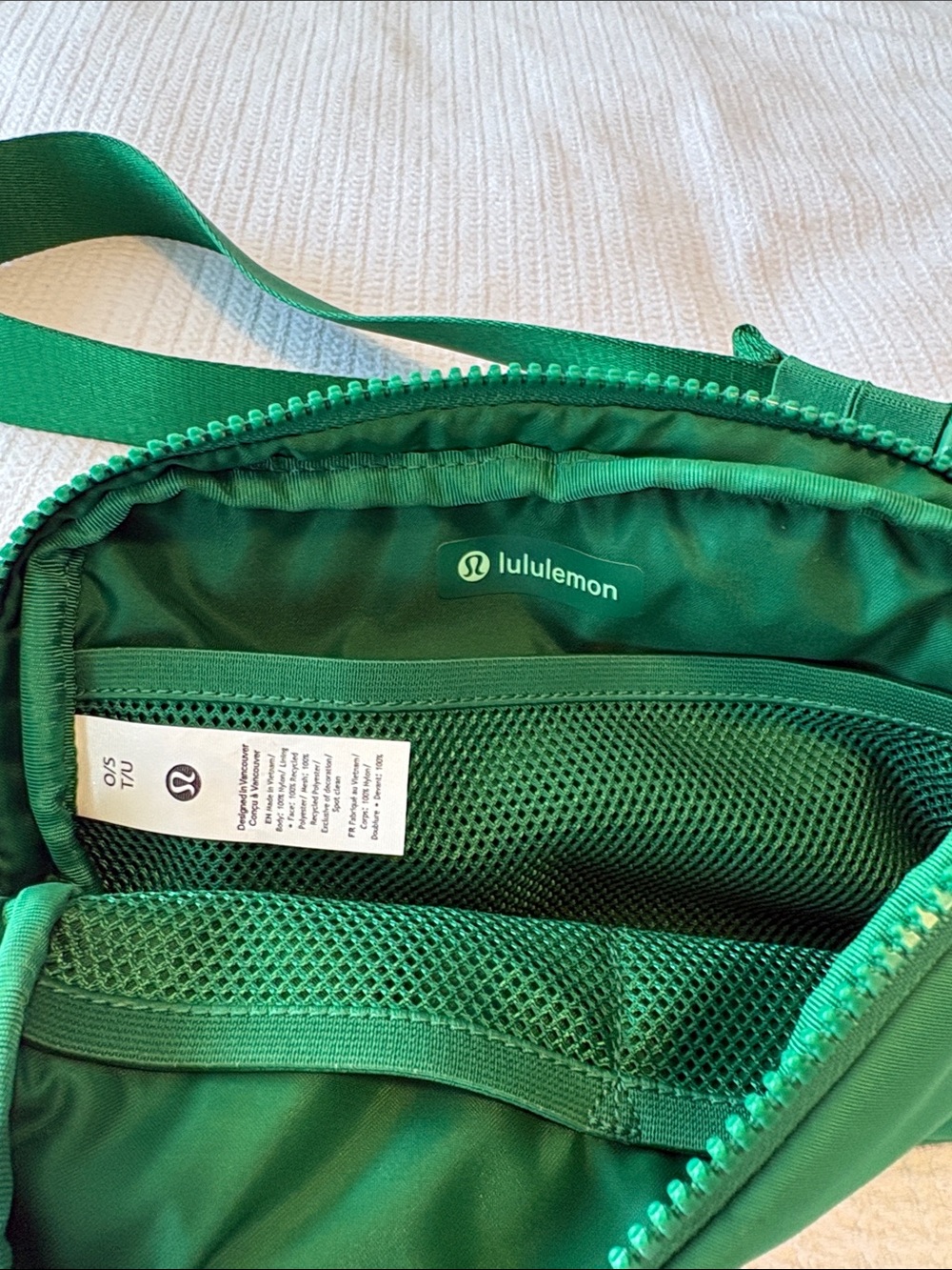 lululemon Kelly Green Belt Bag - Picture 2 of 2